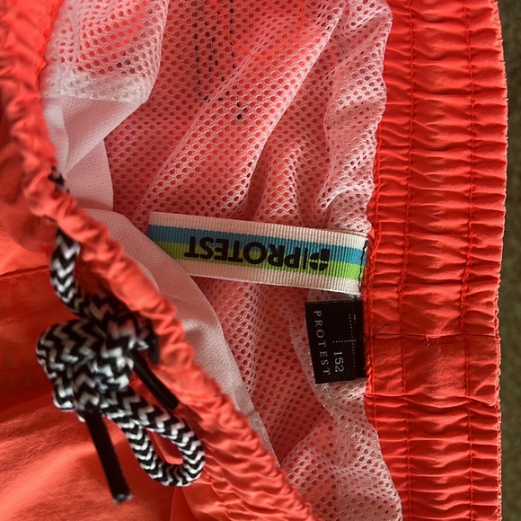 Protest swim trunk boys size 152 - Picture 2 of 3